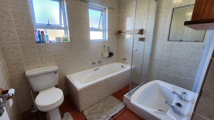 3 Bedroom Property for Sale in Denneoord Western Cape